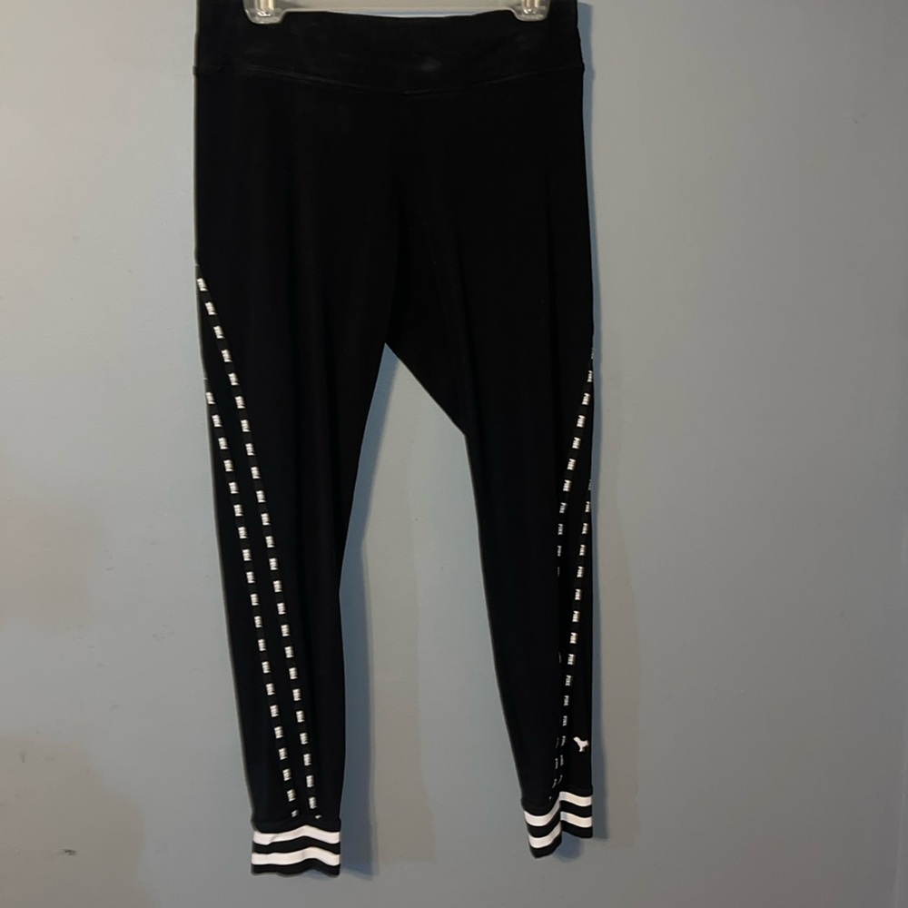 pink yoga pants